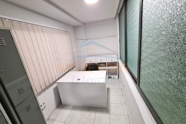 Qera, Ambient Biznesi, Blloku, Tirane.