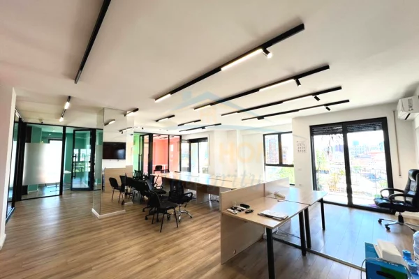 Qera, Ambient Biznesi per zyra, Bulevardi i Ri, Tirane. ne rrugen Siri Kodra.