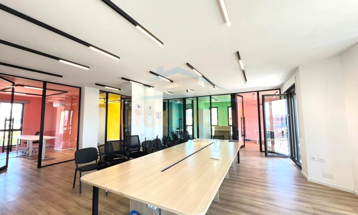 Qera, Ambient Biznesi per zyra, Bulevardi i Ri, Tirane. ne rrugen Siri Kodra.