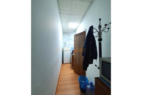 Qera, Ambient Biznesi, Qender, Tirane.