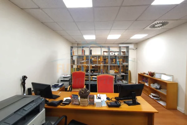 Qera, Ambient Biznesi, Qender, Tirane.