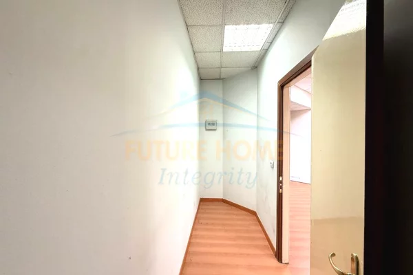 Qera, Ambient Biznesi, Qender, Tirane.