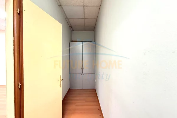 Qera, Ambient Biznesi, Qender, Tirane.