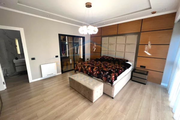 Shtepi me qera Apartament ne Tirane, 4+1, Mobilimi E mobiluar, Pagesa 3,200  Euro.