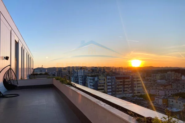 Shtepi me qera Apartament ne Tirane, 4+1, Mobilimi E mobiluar, Pagesa 3,200  Euro.