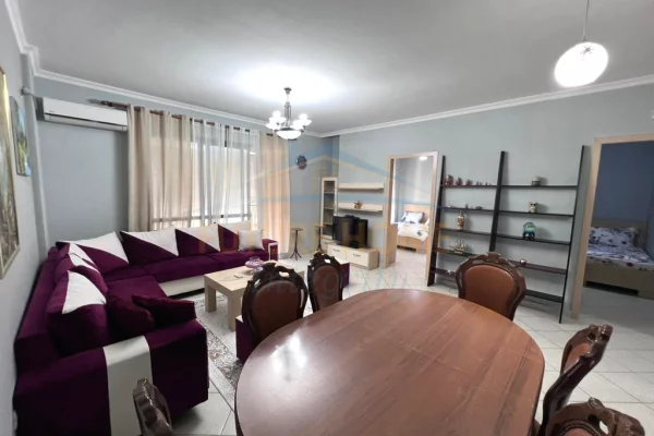 Appartamento in affitto a Tirana 2+1, Arredato