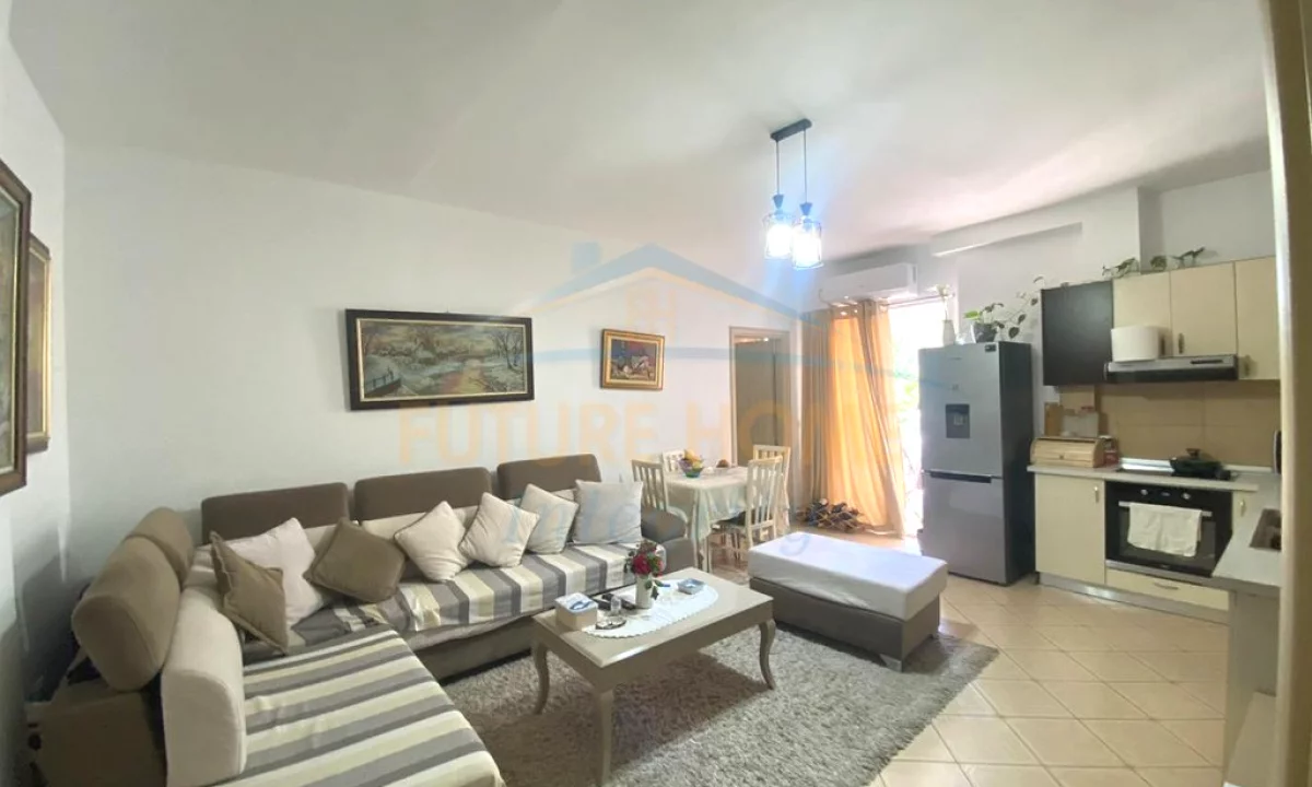 Shtepi ne shitje Apartament ne Tirane, 2+1, Mobilimi E mobiluar, Pagesa 130,000  Euro.