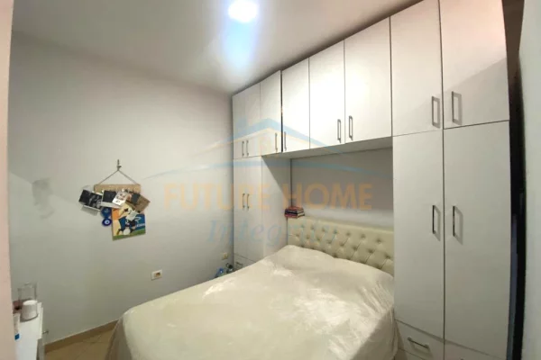 Shtepi ne shitje Apartament ne Tirane, 2+1, Mobilimi E mobiluar, Pagesa 130,000  Euro.