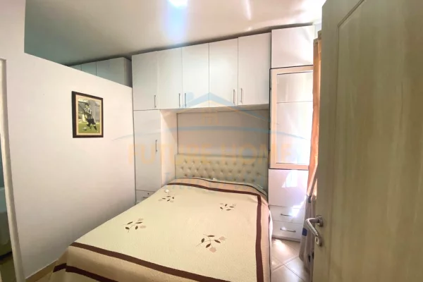 Shtepi ne shitje Apartament ne Tirane, 2+1, Mobilimi E mobiluar, Pagesa 130,000  Euro.