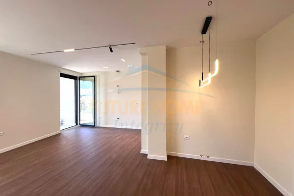 Shtepi ne shitje Apartament ne Tirane, 2+1, Mobilimi Bosh, pa mobiluar, Pagesa 189,000  Euro.