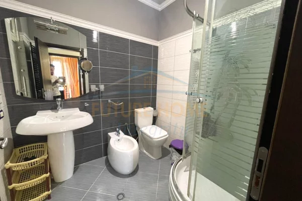 Shtepi me qera Apartament ne Tirane, 2+1, Mobilimi E mobiluar, Pagesa 500  Euro.