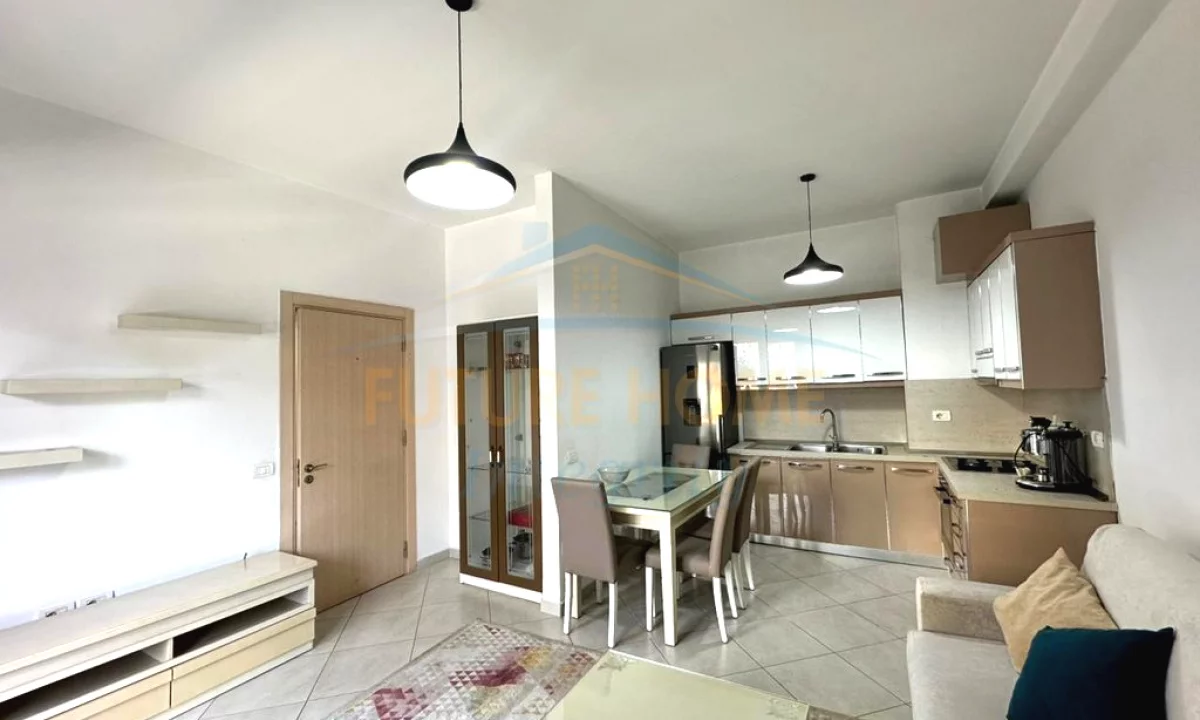 Shtepi me qera Apartament ne Tirane, 2+1, Mobilimi E mobiluar, Pagesa 750  Euro.