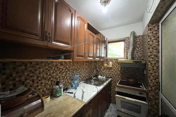 Shtepi me qera Apartament ne Tirane, 1+1, Mobilimi E mobiluar, Pagesa 470  Euro.
