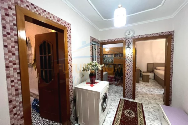 Shtepi me qera Apartament ne Tirane, 1+1, Mobilimi E mobiluar, Pagesa 470  Euro.