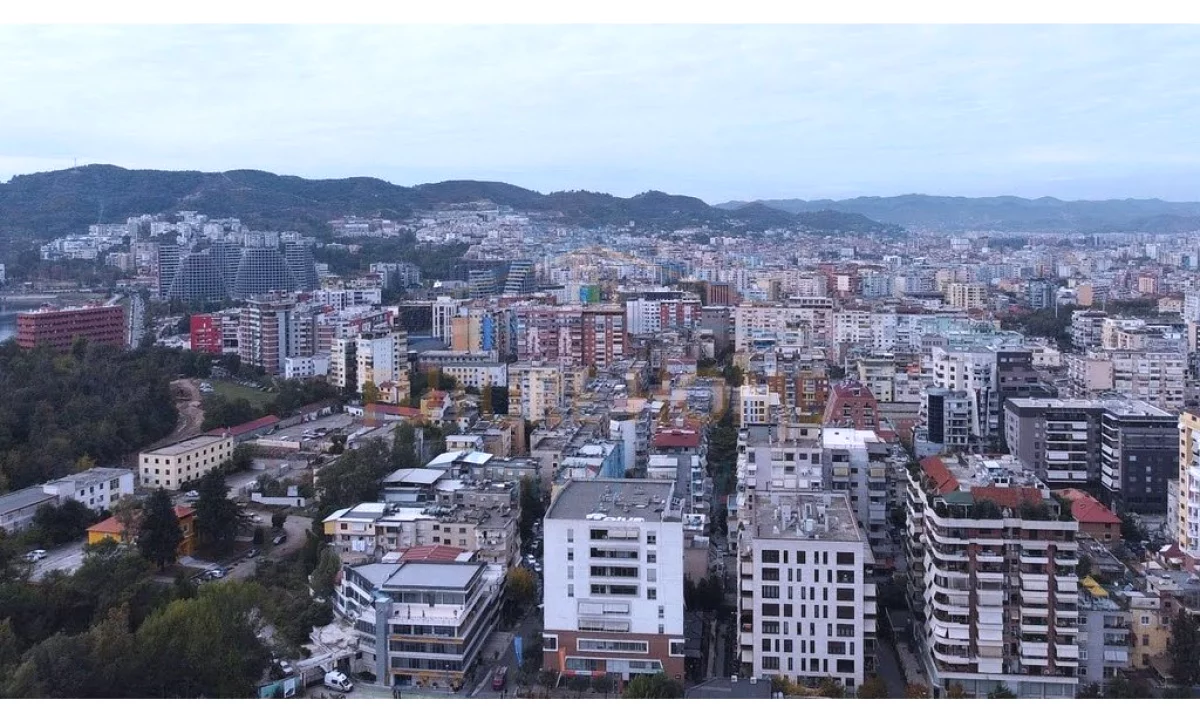 Shtepi ne shitje Apartament ne Tirane, 1+1, Mobilimi E mobiluar, Pagesa 250  Euro.