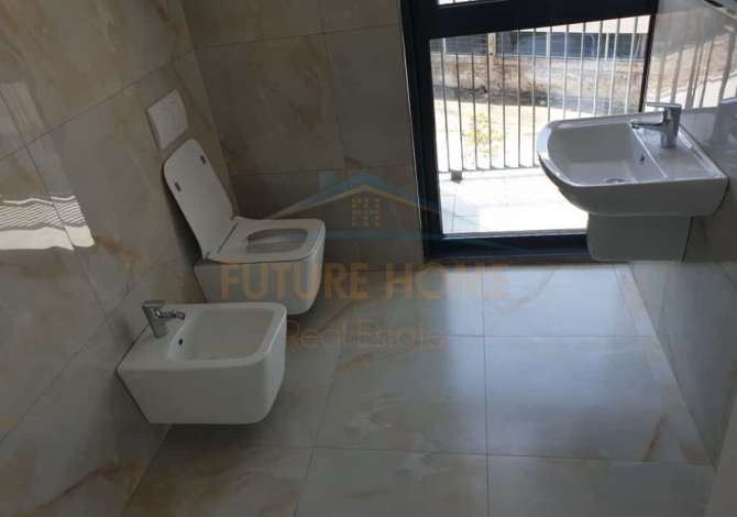 Qera , Ambjent Biznesi , Liqeni Artificial , Lake View