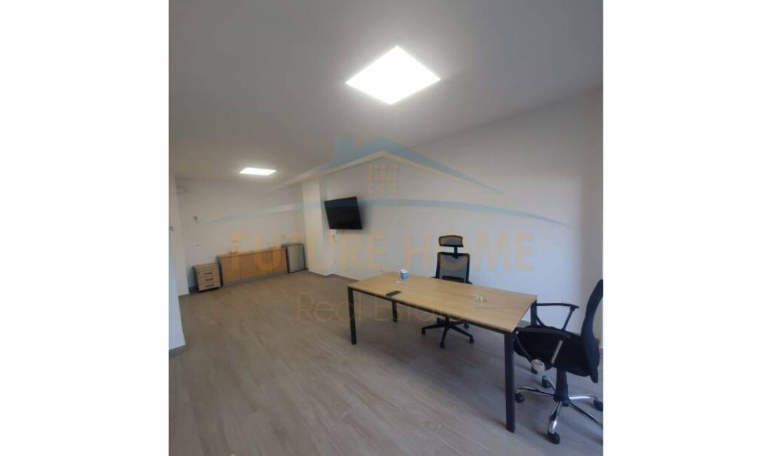 Qera ,Ambjent Biznesi ,Kongresi i Manastirit