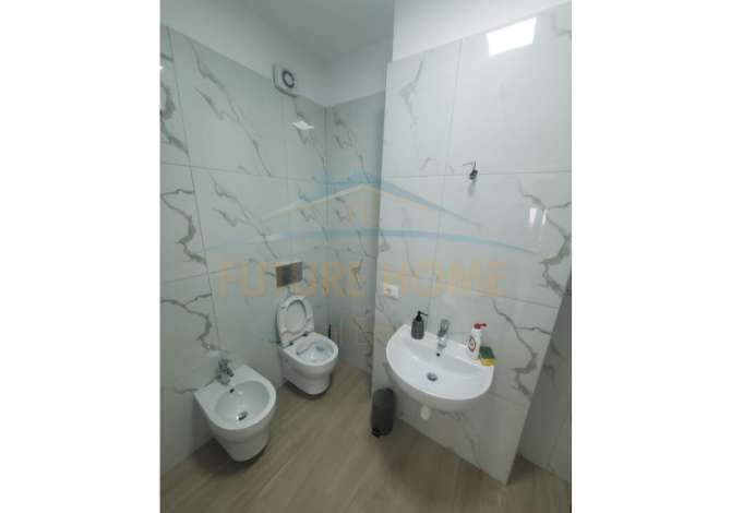 Ambient biznesi me qera 3+1 ne Tirane - 600 Euro