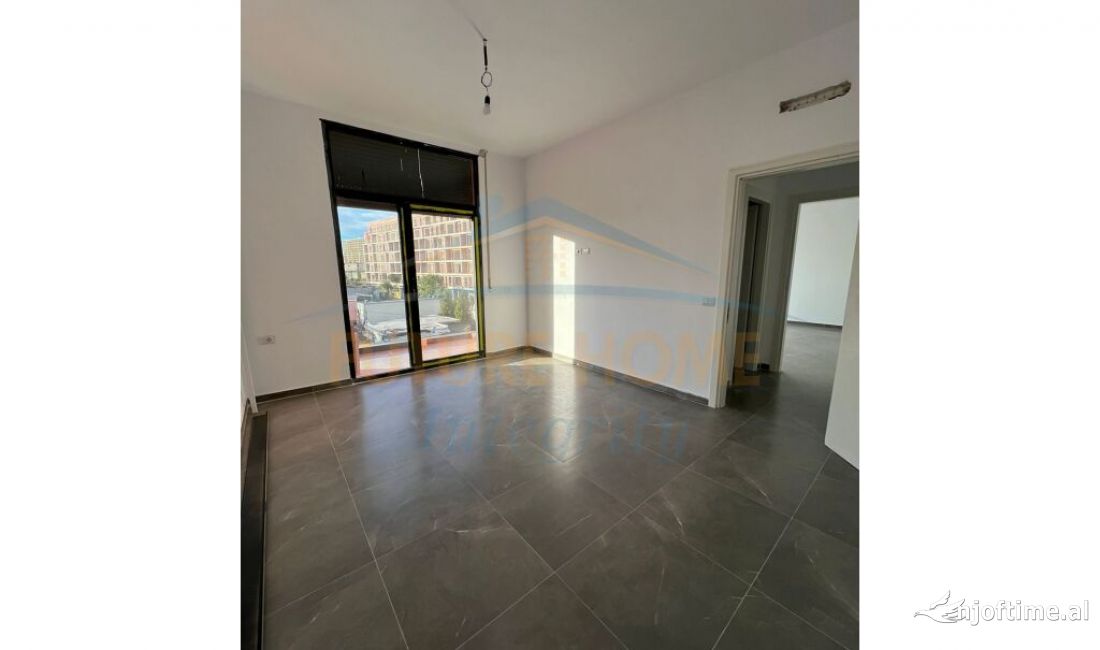 Qera , Ambjent Biznesi , Laprake 