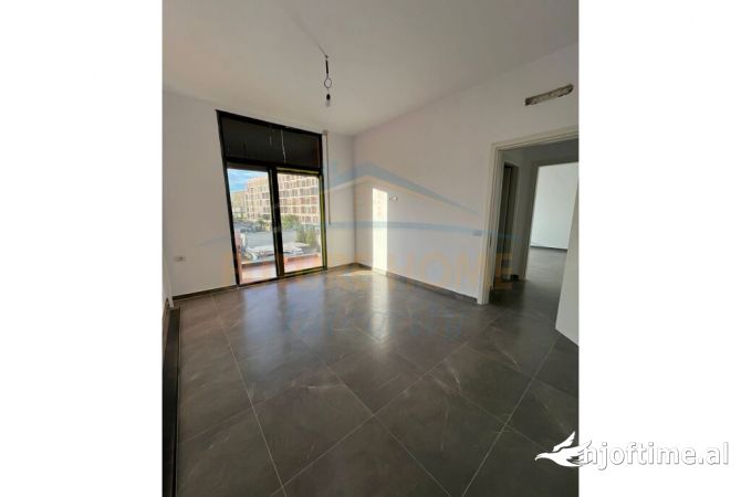 Ambiente Commerciale in Affitto 1+1 a Tirana - 300 Euro