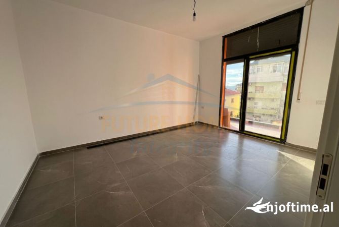 Ambiente Commerciale in Affitto 1+1 a Tirana - 300 Euro