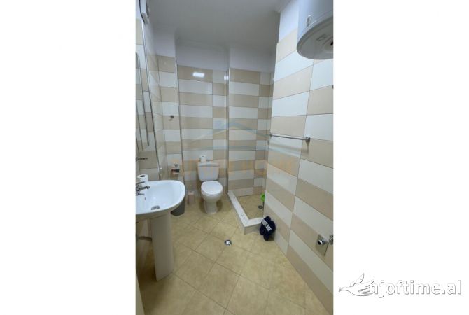 Qera , Apartamet 1+1 Laprake 