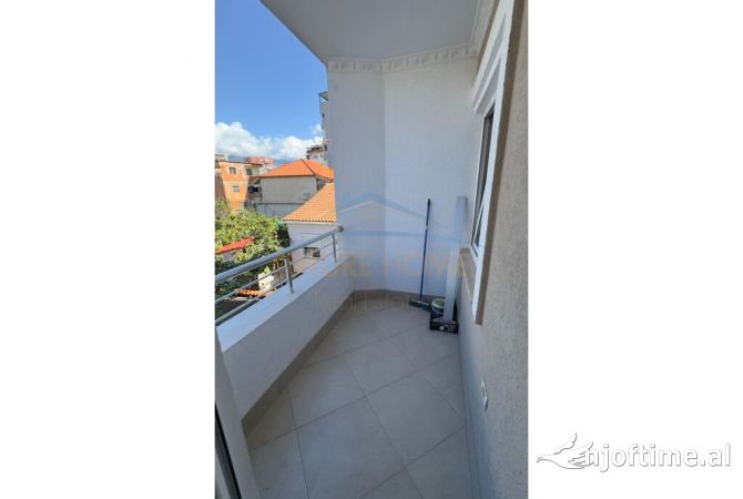 Qera , Apartamet 1+1 Laprake 