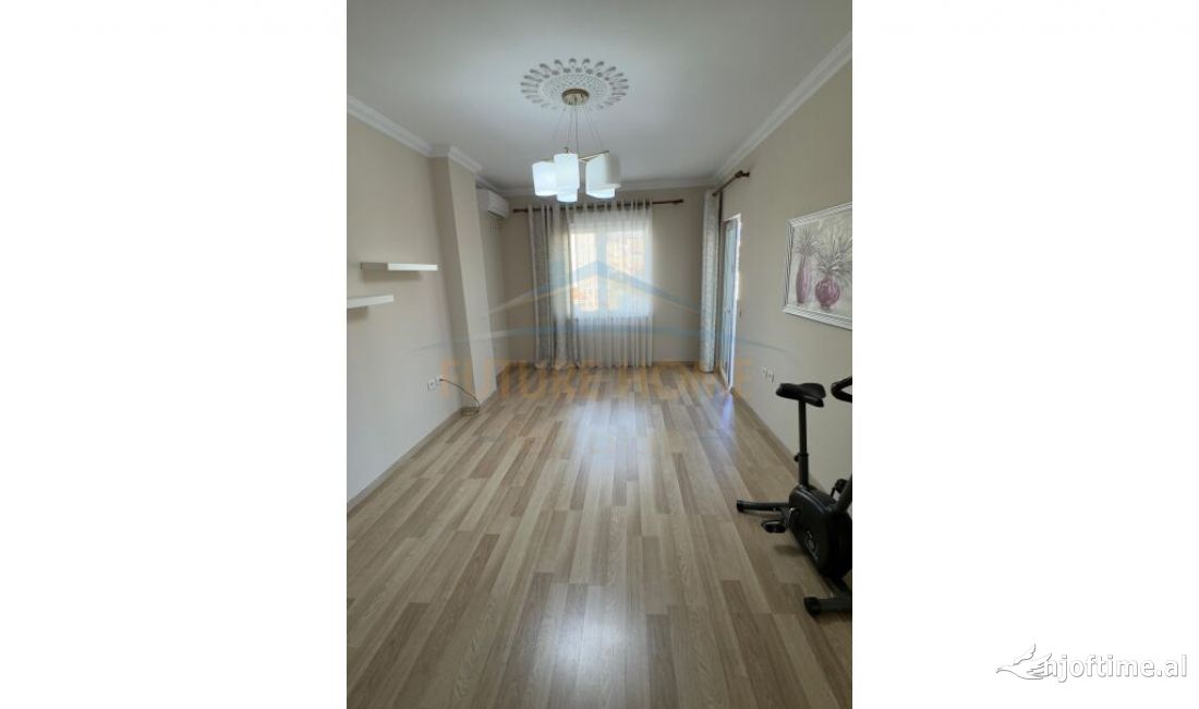 Qera , Apartamet 1+1 Laprake 