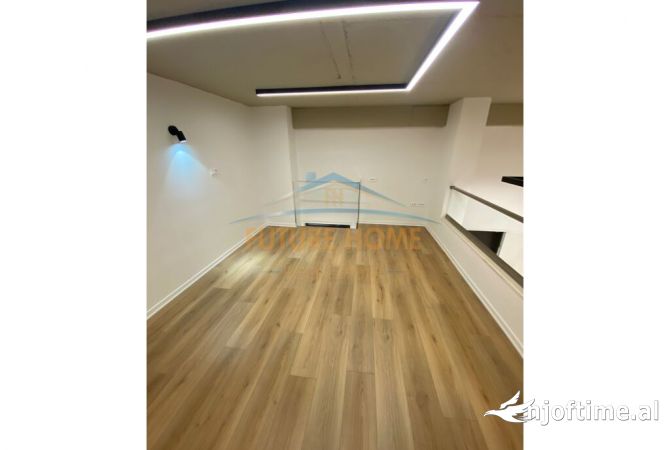 Ambiente Commerciale in Affitto 3+1 a Tirana - 1,300 Euro