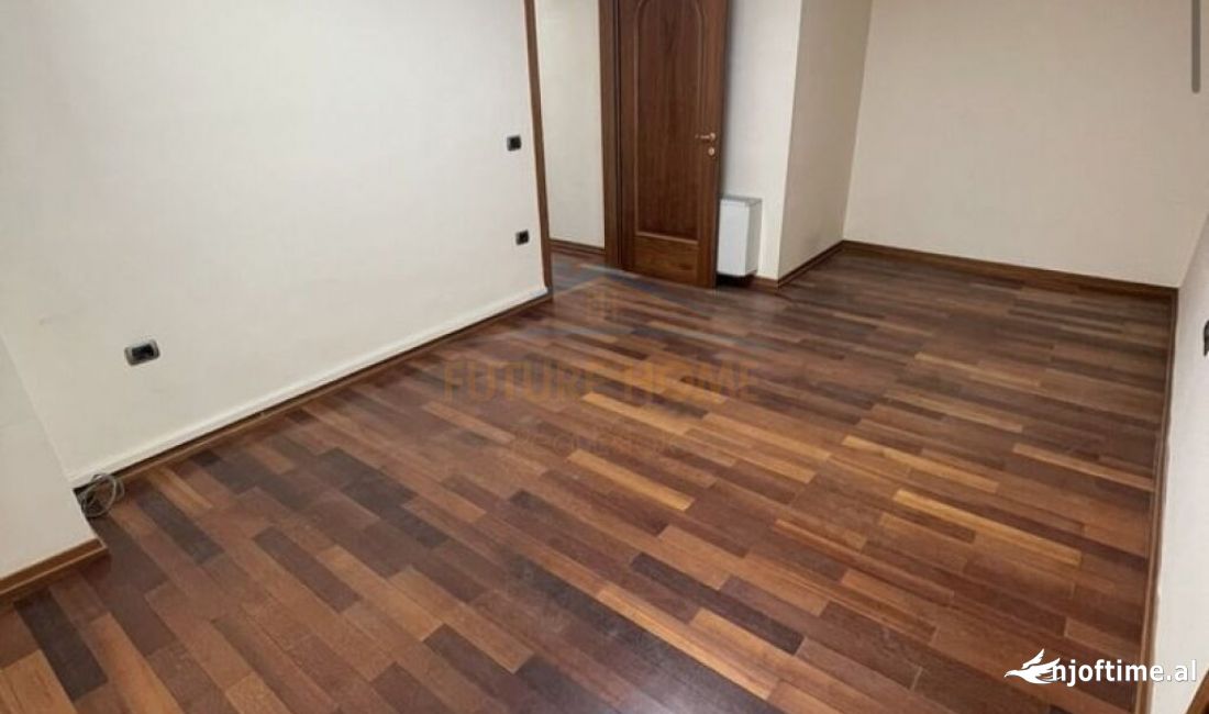 Qera , Ambjent Biznesi , Blloku