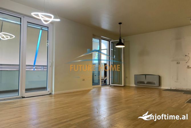 Ambiente Commerciale in Affitto 3+1 a Tirana - 3,000 Euro