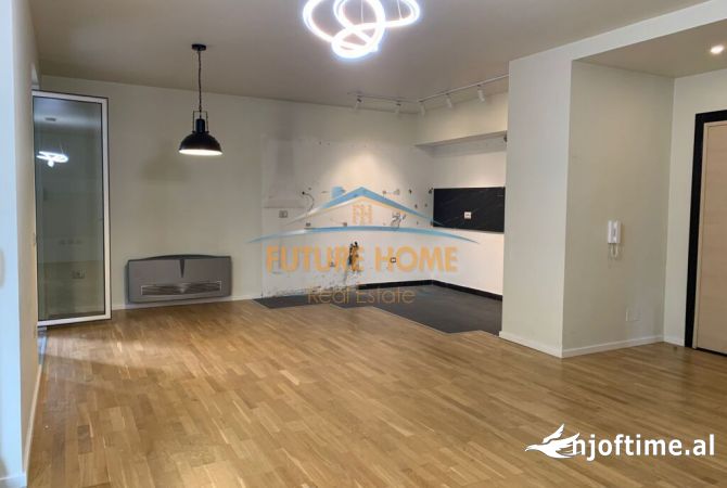 Ambiente Commerciale in Affitto 3+1 a Tirana - 3,000 Euro