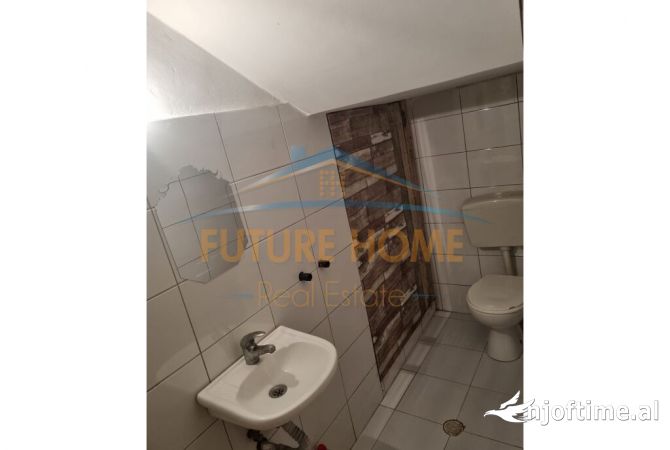 Qera , Godine Biznesi , Tirane 