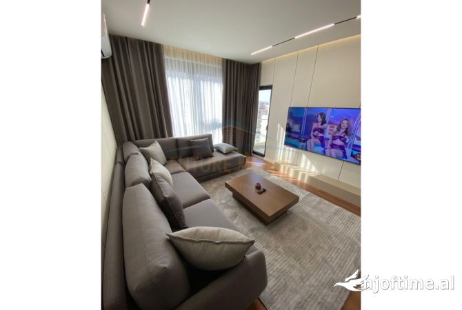 Shtepi me qera Apartament ne Tirane, 2+1, Mobilimi E mobiluar, Pagesa 950  Euro.