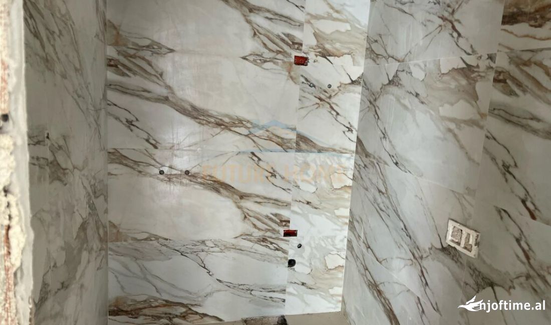 Shtepi ne shitje Apartament ne Tirane, 2+1, Mobilimi Bosh, pa mobiluar, Pagesa 230,000  Euro.