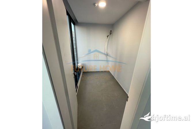 Ambiente Commerciale in Affitto 3+1 a Tirana - 5,500 Euro