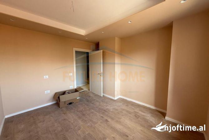 Shtepi ne shitje Apartament ne Tirane, 2+1, Mobilimi Pjeserisht e mobiluar, Pagesa 320,000  Euro.