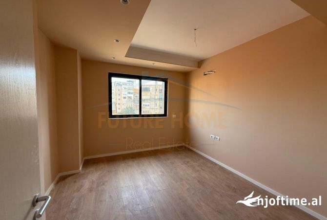 Shtepi ne shitje Apartament ne Tirane, 2+1, Mobilimi Pjeserisht e mobiluar, Pagesa 320,000  Euro.