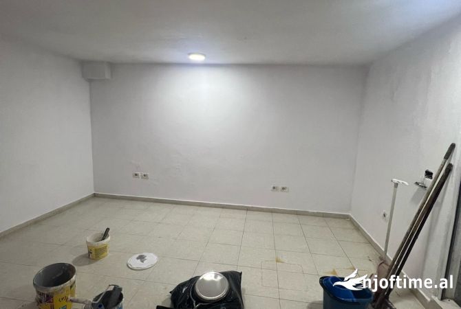 Shitet , Ambjent Biznesi ,Blloku , Tirane 