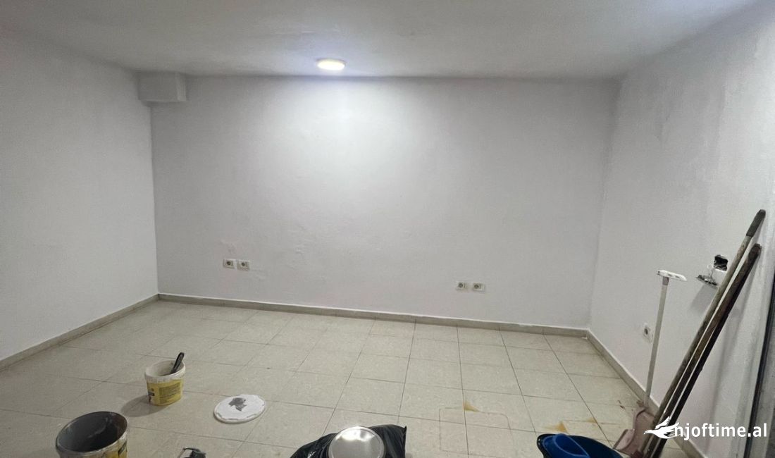 Shitet , Ambjent Biznesi ,Blloku , Tirane 