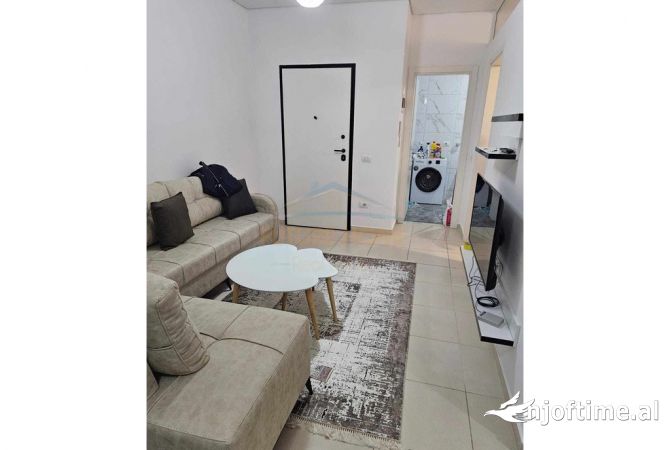 Shtepi me qera Apartament ne Tirane, 2+1, Mobilimi E mobiluar, Pagesa 530  Euro.