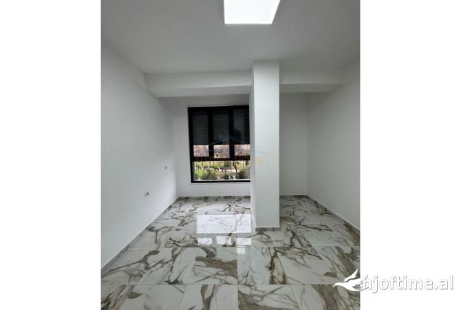 Qera , Ambjent Biznesi Ali Demi 