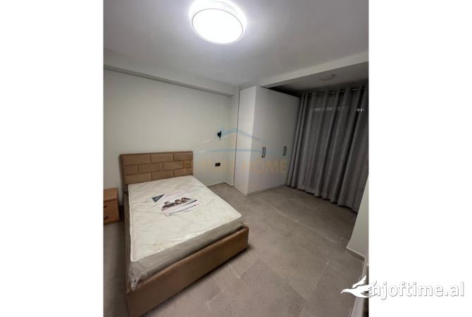 Shtepi me qera Apartament ne Tirane, 2+1, Mobilimi E mobiluar, Pagesa 400  Euro.
