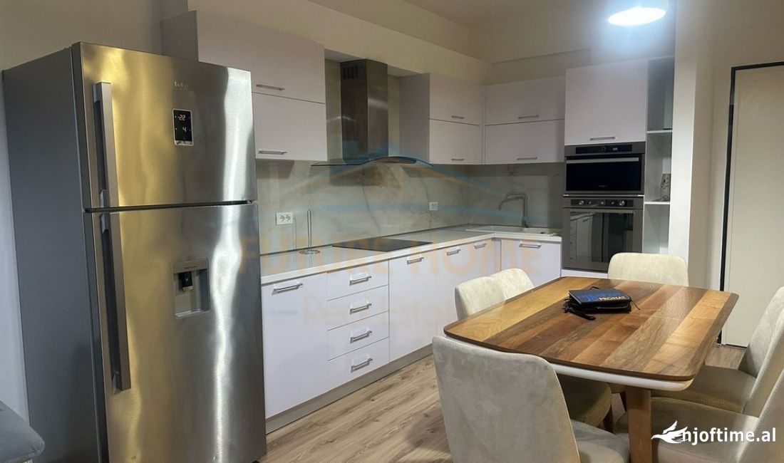 Shtepi me qera Apartament ne Tirane, 2+1, Mobilimi E mobiluar, Pagesa 1,000  Euro.