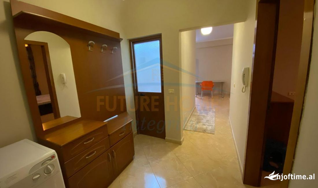 Shtepi me qera Apartament ne Tirane, 1+1, Mobilimi E mobiluar, Pagesa 400  Euro.