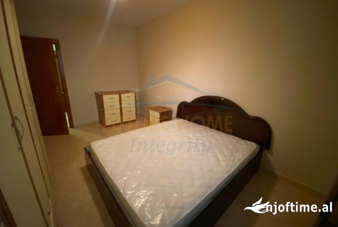 Shtepi me qera Apartament ne Tirane, 1+1, Mobilimi E mobiluar, Pagesa 400  Euro.