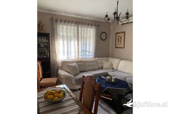Shitet Apartament 2+1 Kombinat Tirane 
