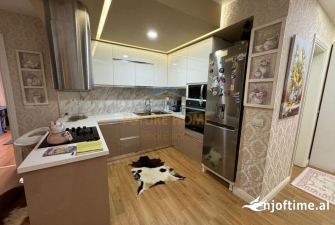 Shtepi me qera Apartament ne Tirane, 2+1, Mobilimi E mobiluar, Pagesa 700  Euro.