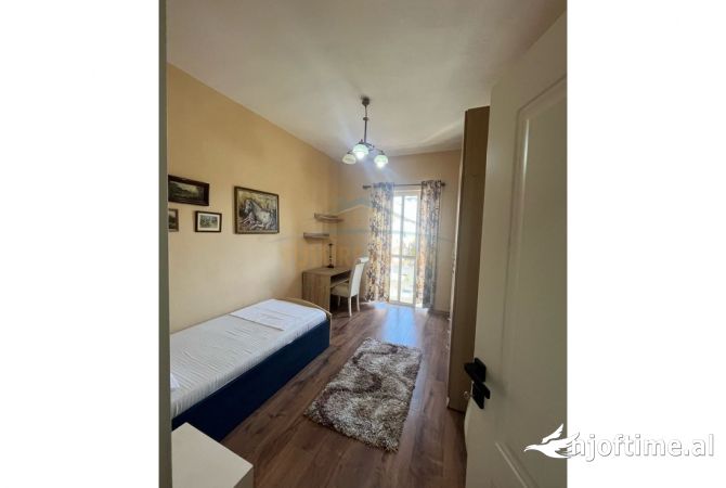 Shtepi me qera Apartament ne Tirane, 2+1, Mobilimi E mobiluar, Pagesa 600  Euro.