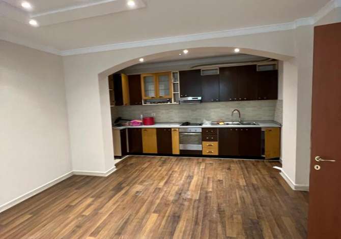 OKAZION Shitet, Apartament 2+1 tek Kodra e Diellit.